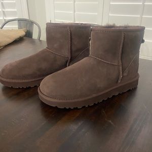 UGG Classic Mini Boot